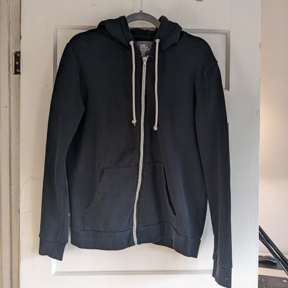 BLACK HOODIE - Picture 1 of 2